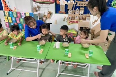 HOẠT ĐỘNG TRẢI NGHIỆM CỦA TRẺ CHÀO MỪNG NGÀY NHÀ GIÁO VIỆT NAM (20/11)